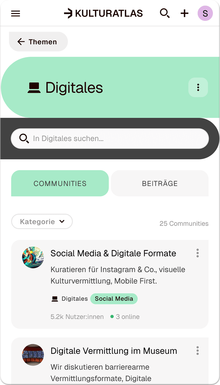 Ein Screenshot der Kulturatlas Webseite mit einem Benutzer Beitrag. Ein Bild zeigt eine Gruppe von diskutierenden Menschen.